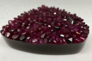 Read more about the article Why is garnet so thick? Revealed the Truth 2024